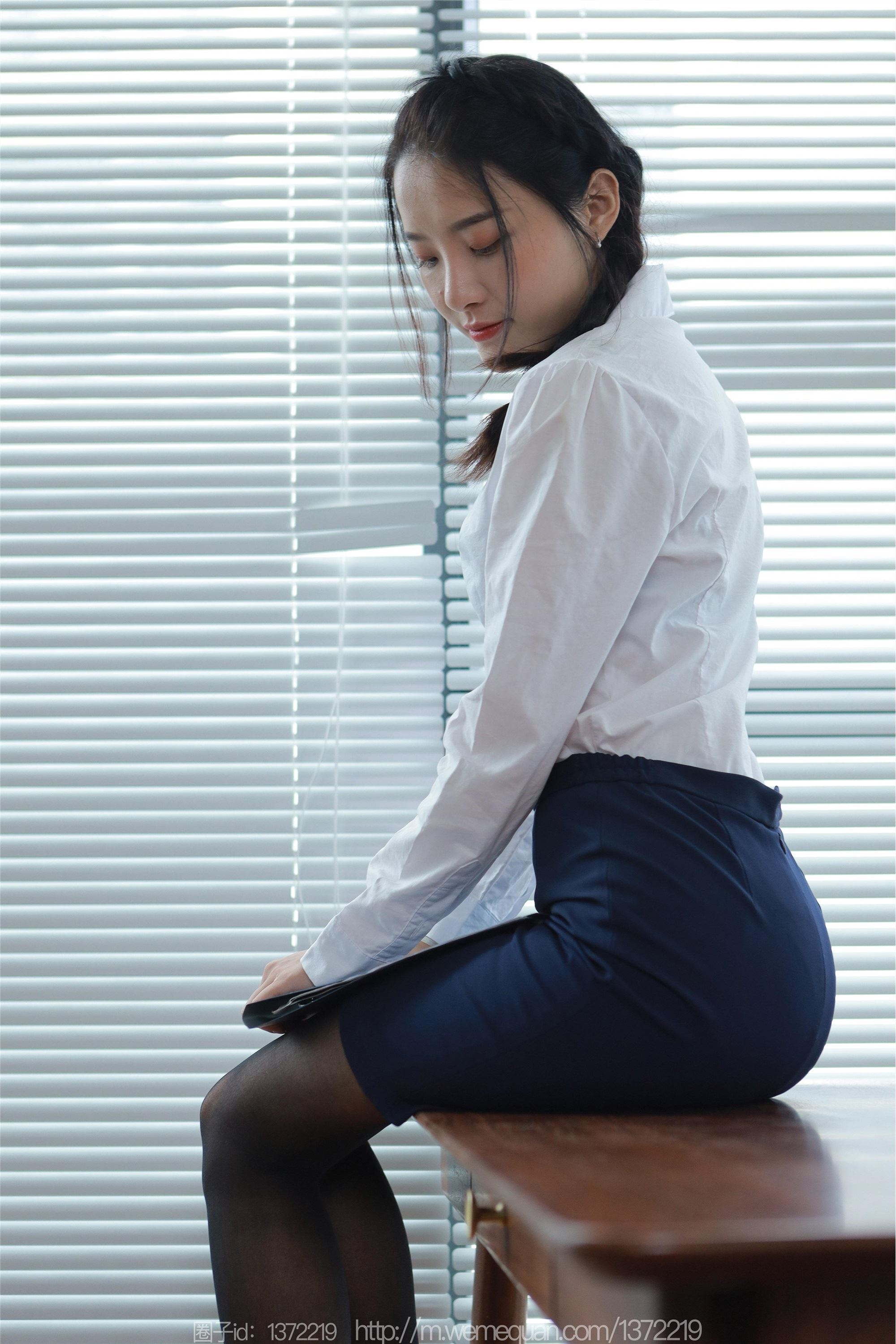 IESS异思趣向  2023.07.07 丝享家 1474 婉萍《蓝裙OL》